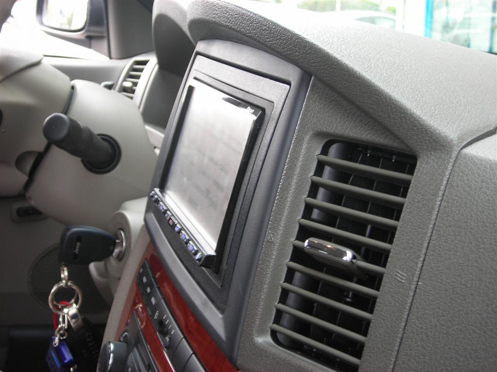 Grand Cherokee 5 7 Car Cinema Navigation Pioneer Avic HD1BT NecVox.